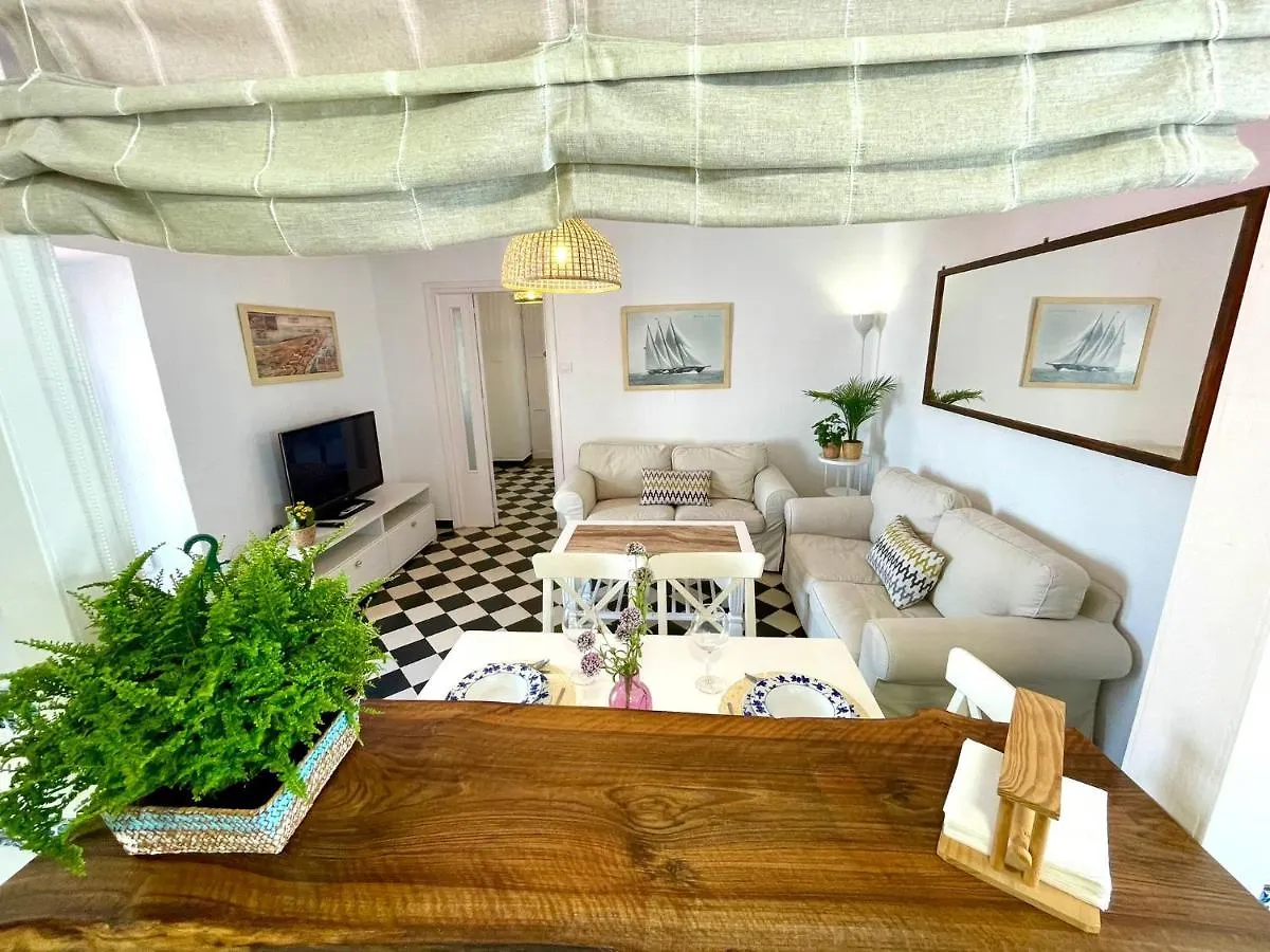 Gatu Villa Salinera, 